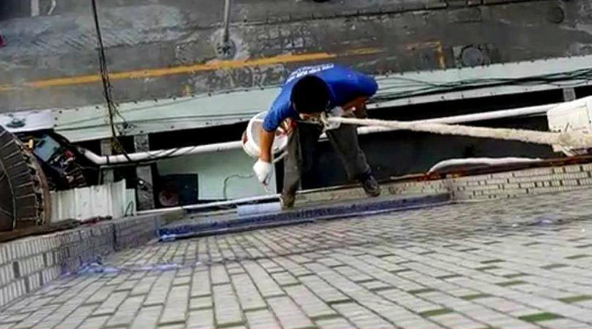 提供卫生间不砸砖防水补漏瓷砖空鼓水电维修服务 图3