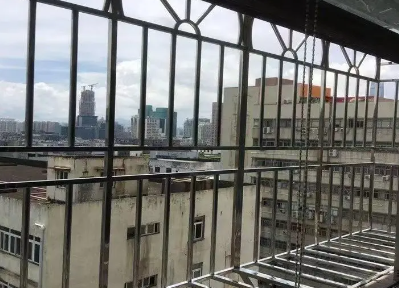 提供安装纱窗防护网不锈钢防盗网铝合金门窗服务 图2